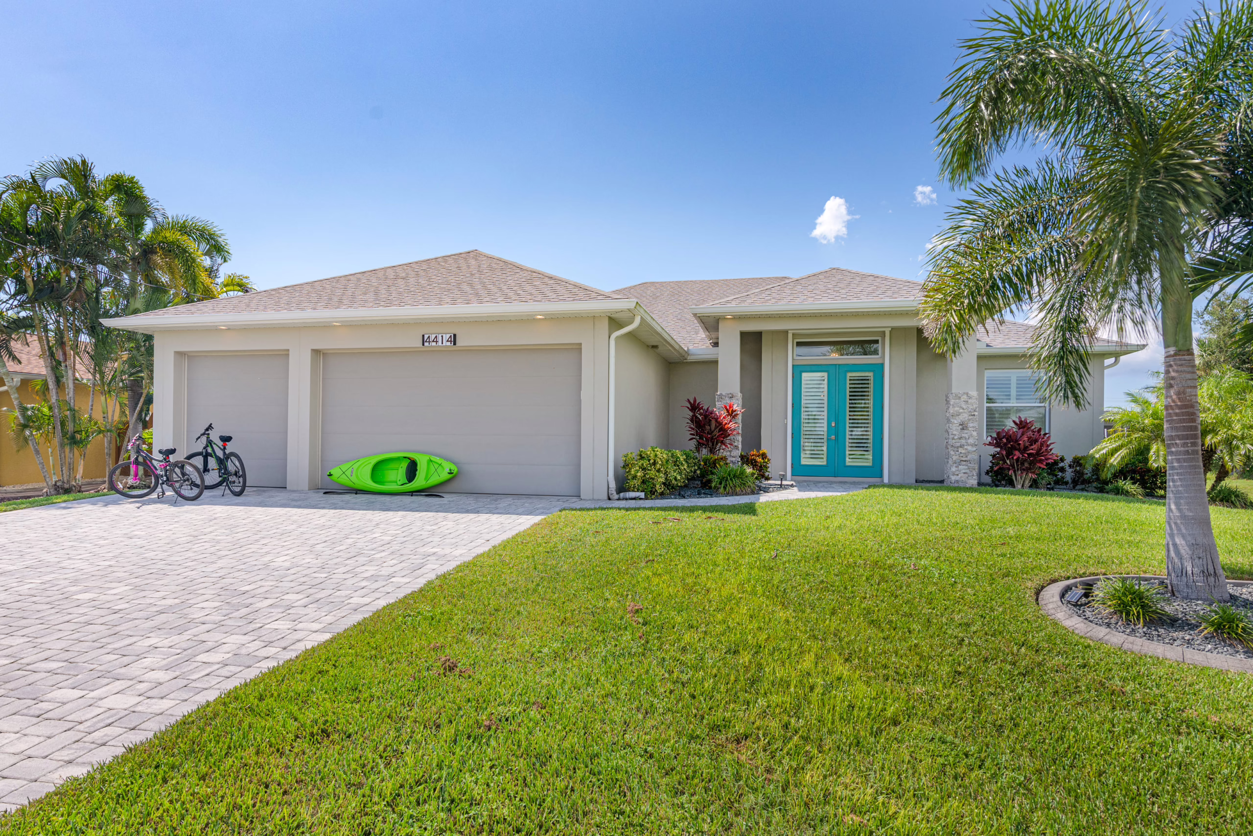 Außenansicht der Villa Dandelion in Cape Coral, Florida.